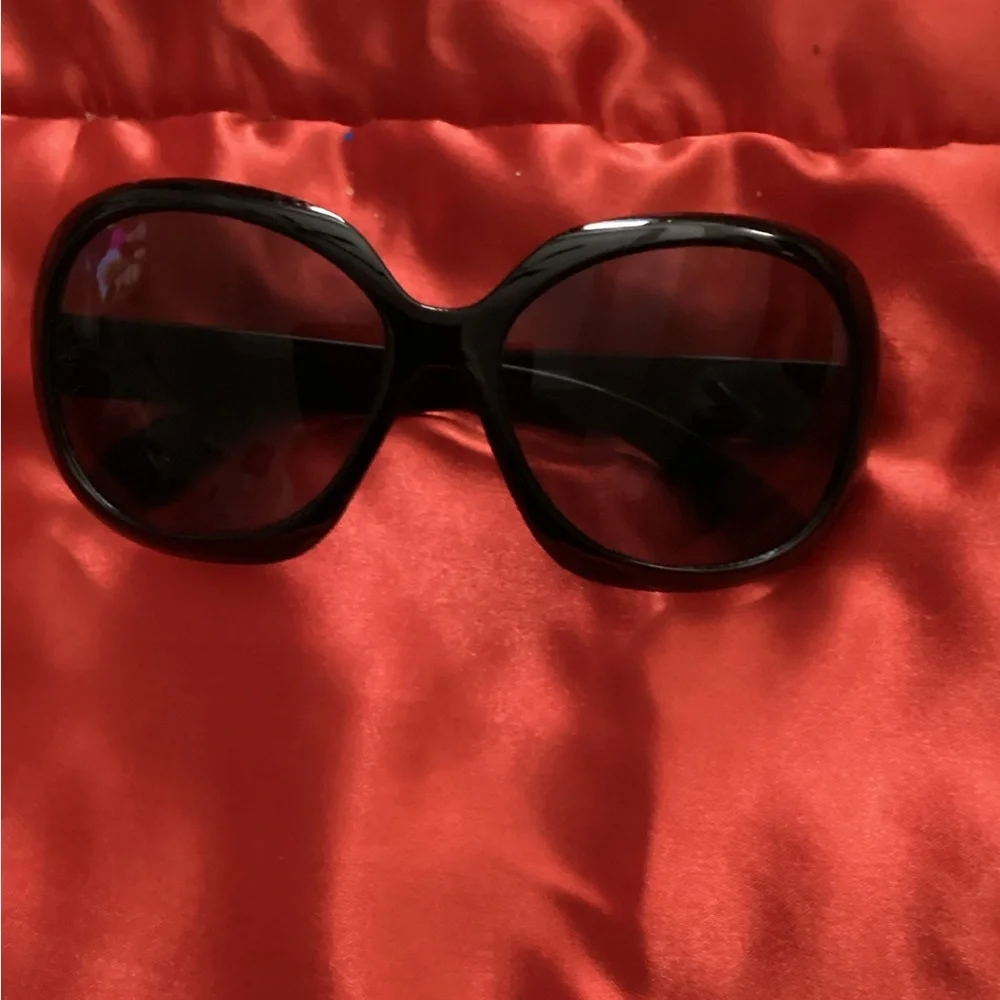 Sophisticated Black Designer Sunglasses